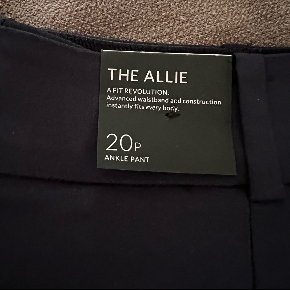 NWT Women’s Lane Bryant Dark Blue Trousers Ankle Size 20P - Picture 6 of 8